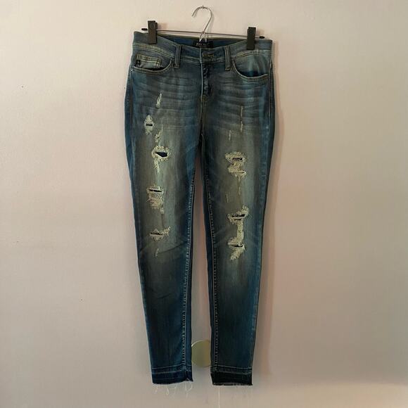 Judy Blue Skinny Fit Medium Wash Distressed Jeans Medium Wash Women size 7 / 28 - Picture 1 of 10